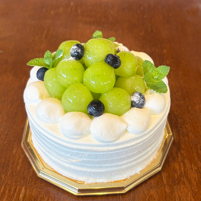 【季節限定】シャインマスカットのケーキ
